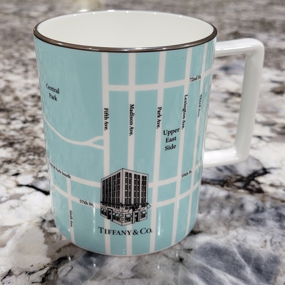 TIFFANY & CO. Manhattan Mug Fine Bone China Map of New York Serial Number Set - Picture 8 of 12